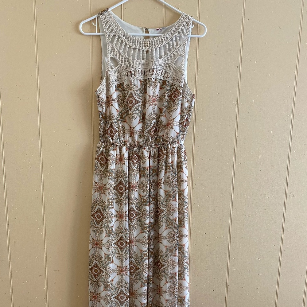 AUW maxi dress (small). 100% polyester